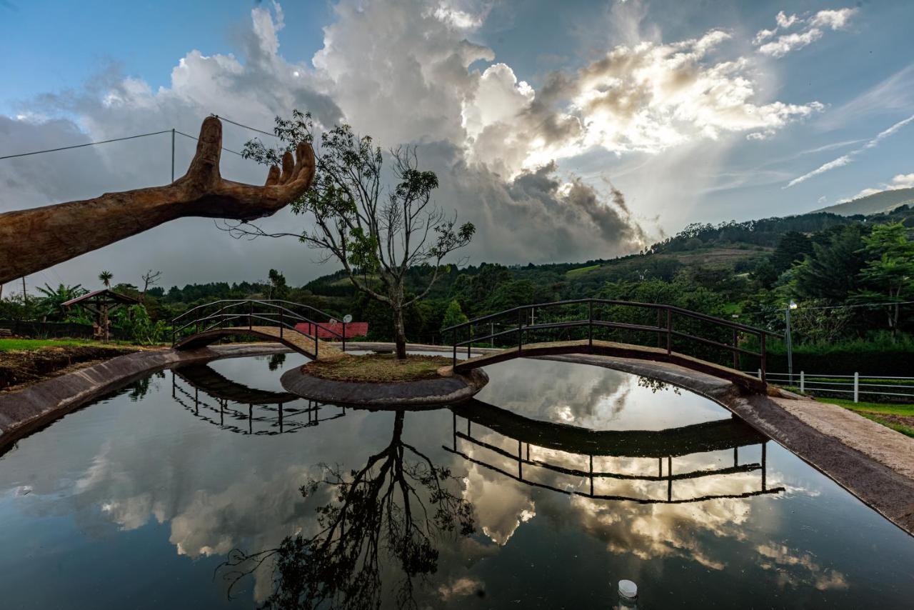 Hotel & Spa Escondite De La Montana Sabana Redonda Extérieur photo